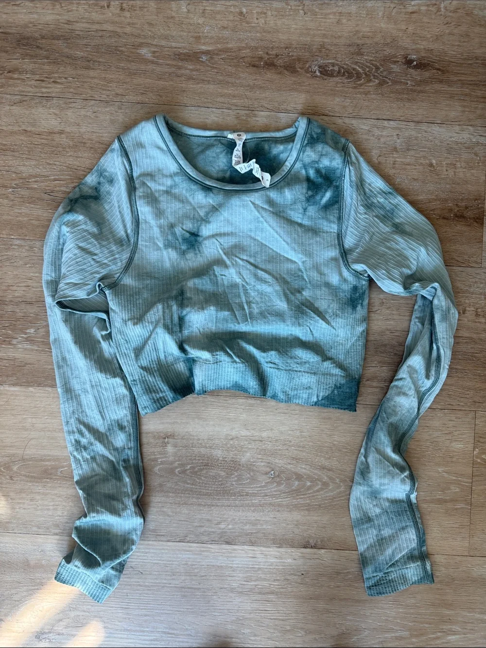 Lululemon crop top
